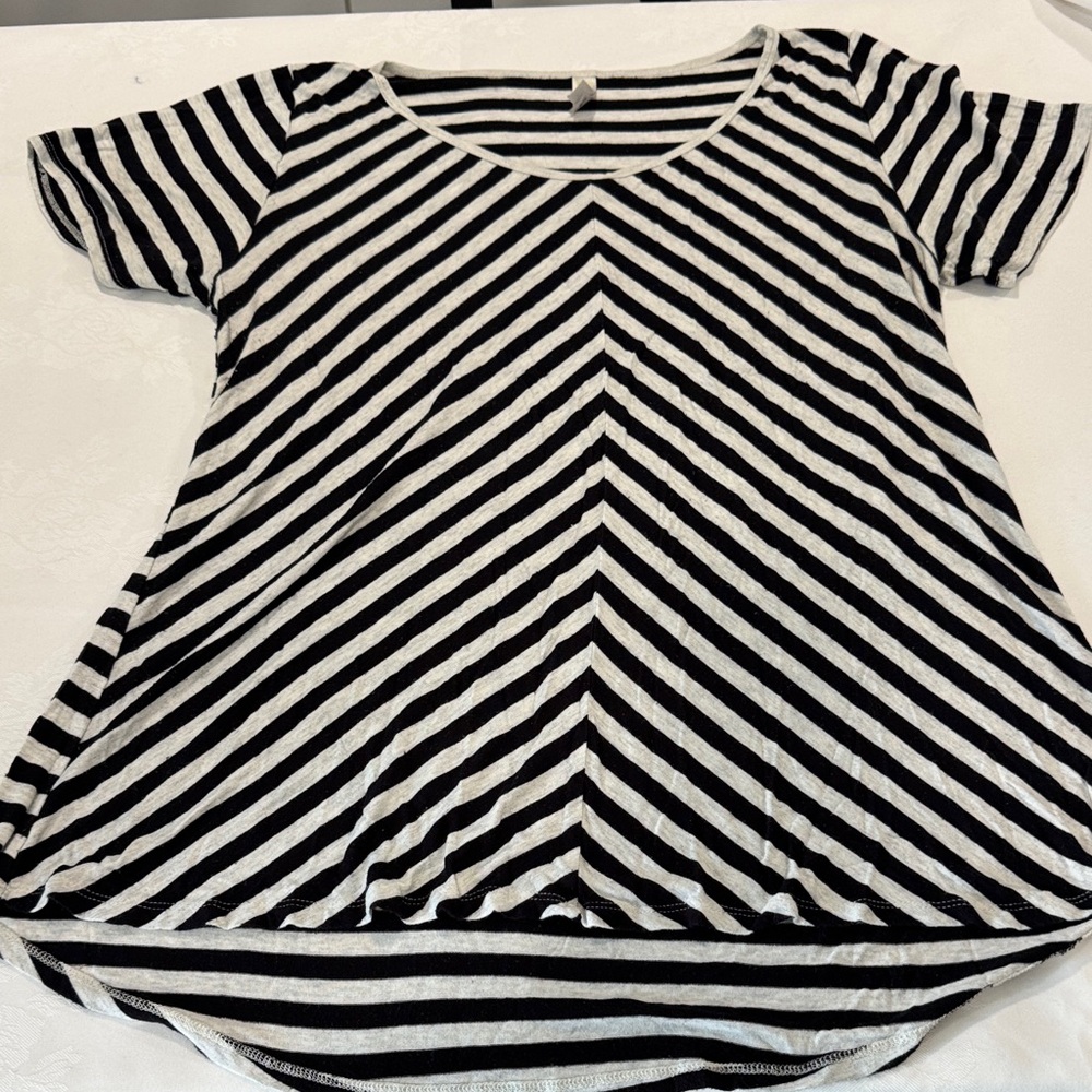 LuLaRoe Diagonal Striped Black and White Tee